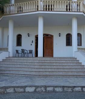 Pyrga House | The olive nest