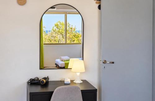 Larnaca City Centre Apartment | Finikoudes Marina Beachfront Grand Apartment