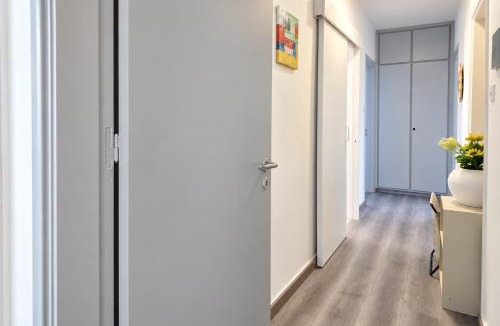 Larnaca City Centre Apartment | Finikoudes Marina Beachfront Grand Apartment
