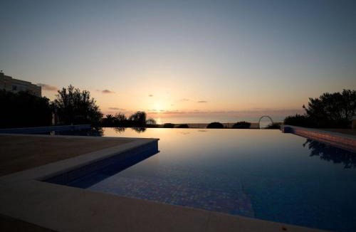 Kissonerga House | Holiday Home Olymp Luxus-Villa by Interhome