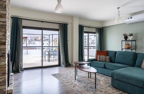 Egkomi Apartment | Elegant 2BR Top Floor Apt w/Parking