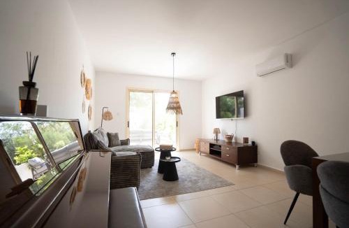 Universal House | Casa Elisa with terrace & garden & big pool area