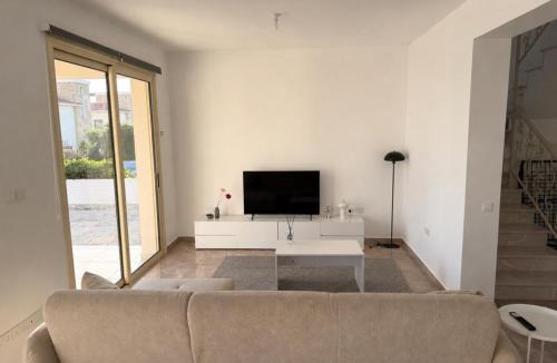 Tala House | Seaview Villa with Pool and Rooftop