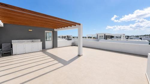 Gastria Apartment | 2BR Penthouse with Roof Terrace