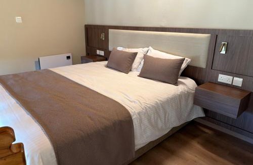 Spilia Hotel | Pine Inn