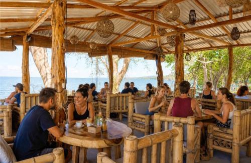 Santa Cruz Hostel | New Amigos - Beachclub & Hostel