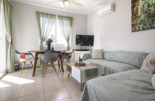 Universal Apartment | Olive Retreat - 1 BDR - Pool, Balcony, Parking