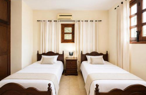Peristerona Villa | Villa River View