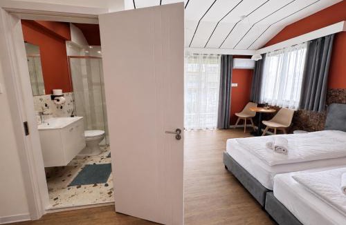 Limassol Apartment | Modern Studio Nr 10 private Kitchenette and Bathroom