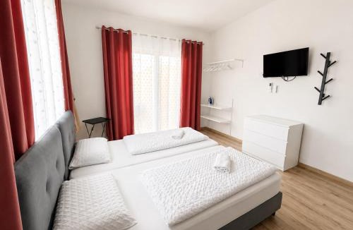 Historical Center Apartment | Smart Comfort StudioN5 private Kitchenette Bathroom Beach 250m Marina Port Old City 900m