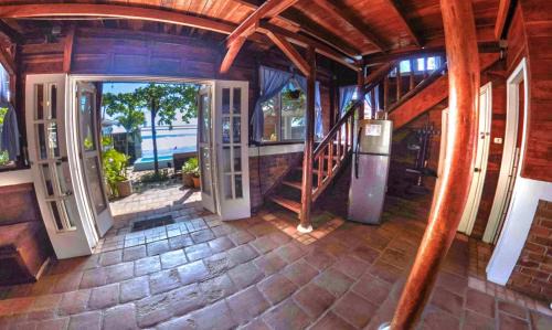 Pochomil House | Romantic Beachfront Casita w Pool - AC - Sleeps 4