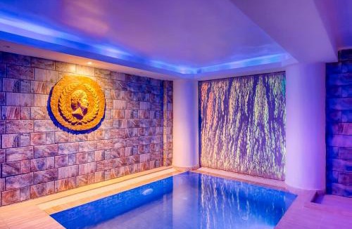 Trikomo Apartment | Pool View Apartment with Hotel Facilities