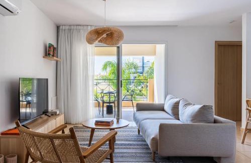 Kiti Apartment | 2BR Apartment with Amazing View and Pool in Kiti
