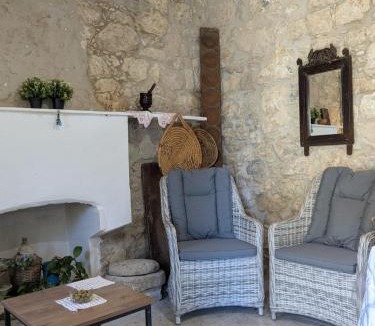 Kathikas House | Giagia Melani's Village House