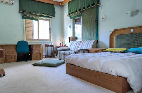 Aradippou Villa | Anton Grand Estate - 5BR Villa with Private Pool