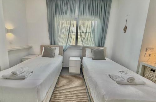 Potamos tis Germasogeias Apartment | Luxury Beach Front Flat Kyma 3