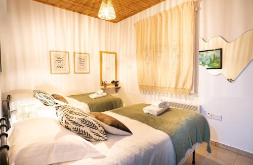Vasa Koilaniou House | Gazingstars Cottages Agridia