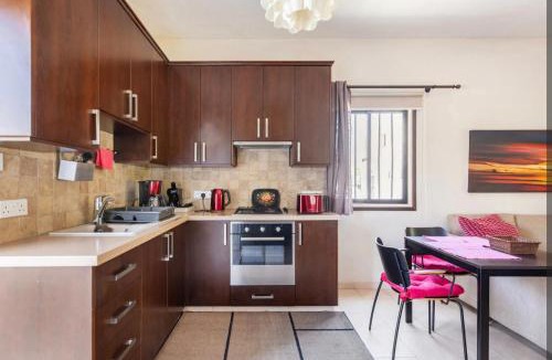 Pervolia Apartment | Near the beach Aparment with garden