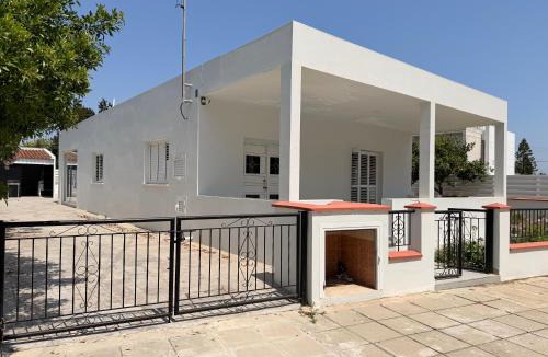 Kiti House | Bungalow House Kiti, seaside