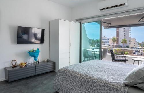 Agios Tychon Apartment | Belora Modern Studio, Sea View 100m to Beach