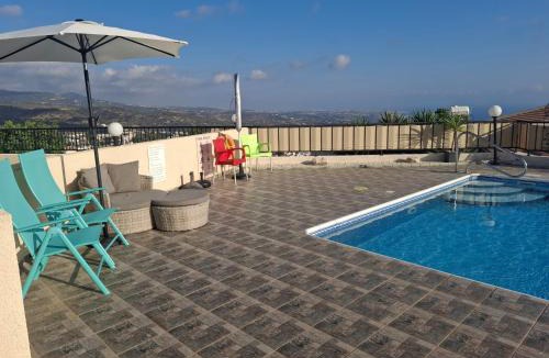Peyia Town Apartment | ATLANTIS Penthouse Apartment with Jacuzzi plus Pool and Sea Views