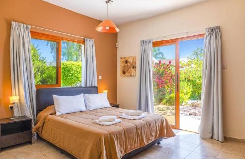 Pegeia Villa | Villa Nicola by Villa Plus