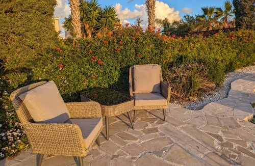 Kouklia Villa | Villa Pontus - stunning views & privacy in beautiful garden with pool & hot tub