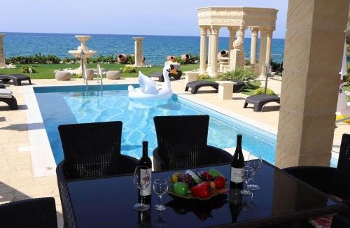 Ayia Marina Chrysochous Villa | Luksuzna Vila ob plaži z bazenom