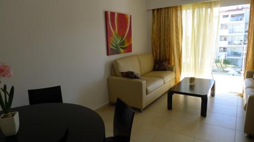 Universal Apartment | Elysia Park Apartment 203