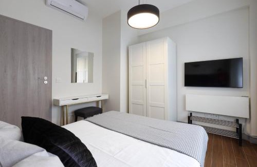 City Centre Apartment | Phaedrus Living Mini Art House Monet