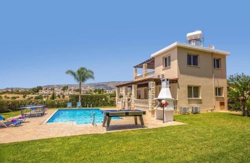 Peyia Town Villa | Villa Savia by Villa Plus