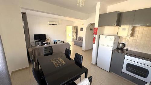 Universal Apartment | Sirena Sunrise 120