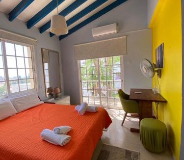 Anarvagos House | Three Bedroom with Fireplace and Piano