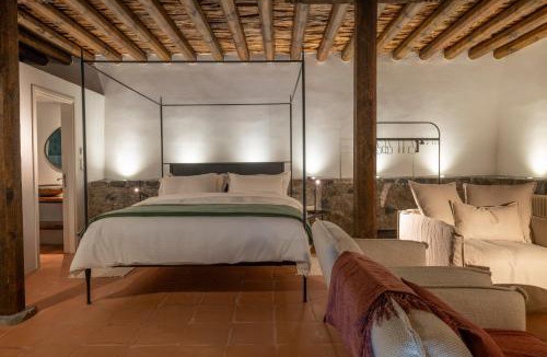 Treis Elies House | Casa Oliva Guesthouse