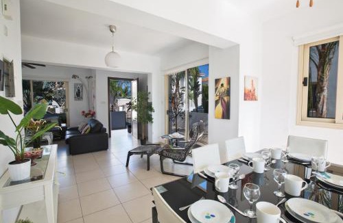 Pernera Villa | Palm Villa 17