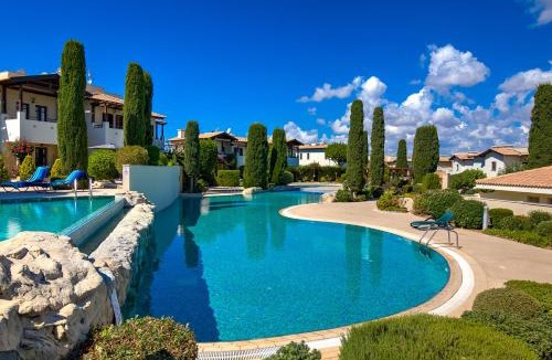 Aphrodite Hills Apartment | 2 bedroom Apartment Chloe with communal pool, Aphrodite Hills Resort
