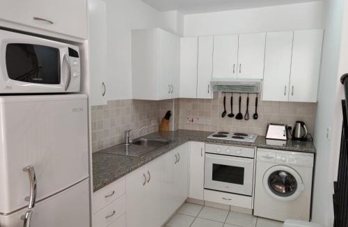 Polis House | Cyprus-2 bedrooms both ensuite pool patios wifi
