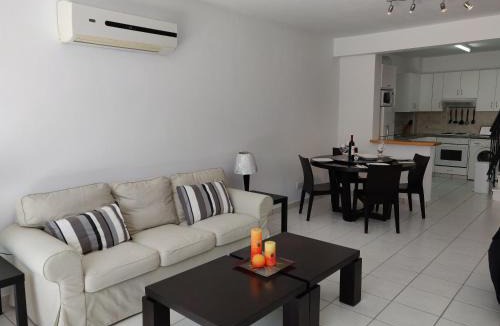 Polis House | Cyprus-2 bedrooms both ensuite pool patios wifi
