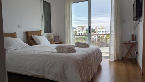 Peyia Town Villa | Villa Aura - Villa in Peyia