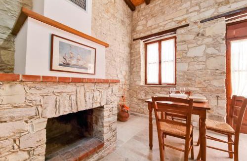 Skarinou Apartment | Aphrodite's Pool Retreat