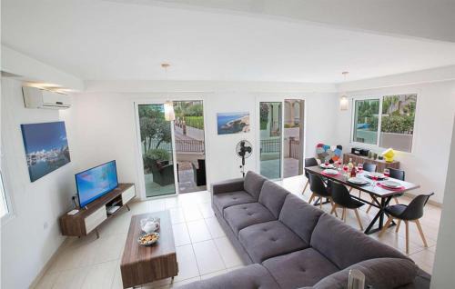 Pernera House | Beautiful home in Protaras with Outdoor swimming pool, WiFi and Swimming pool