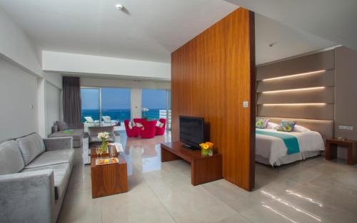 Chlorakas Resort | King Evelthon Beach Hotel & Resort