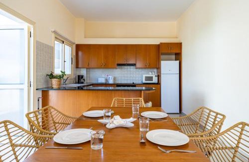 Pegeia Villa | Coralia Dreams Villa - Central Coral Bay, 5 mins walking to Main strip, 2 mins to the Beach
