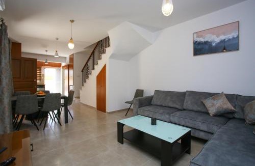 Universal Villa | Star House