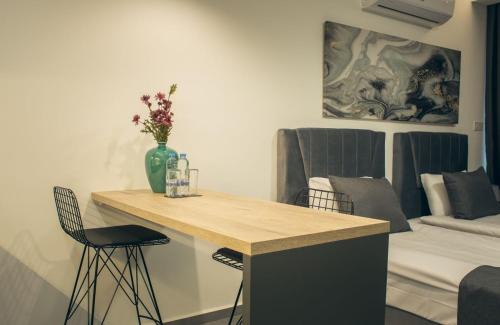 Trikomo Apartment | Modern Studio Flat with Pool Near Beach, Iskele