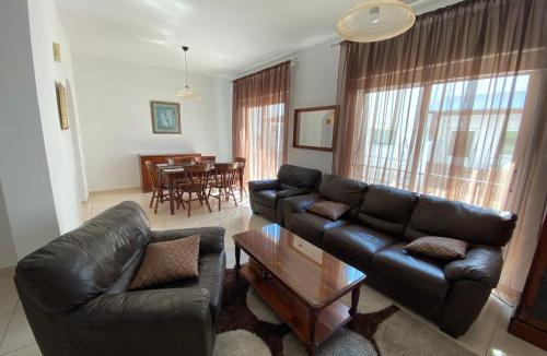 Universal Villa | Three Bedroom Casa de Paphos