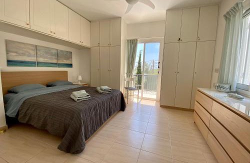 Peyia Town Villa | VILLA ALICIA with priv pool, beautiful garden and shady veranda- 5 min to the beach