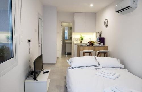 Limassol Apartment | Modern & Cozy Studio w/Backyard Near City Center