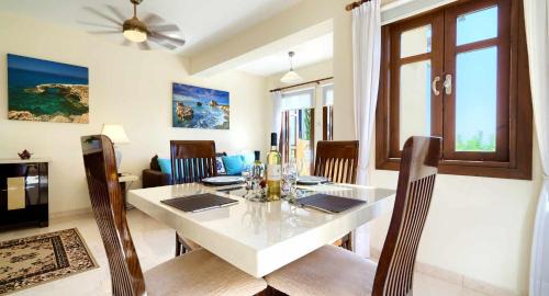 Aphrodite Hills Apartment | 1 bedroom Apartment Nesoi with sea and golf views, Aphrodite Hills Resort