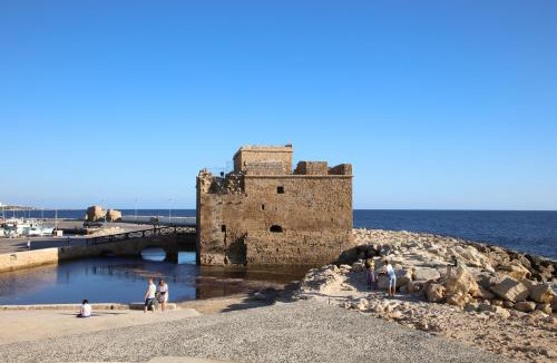 Paphos Apartment | Regina Gardens 2 Bedroom Sea View Flat in Paphos